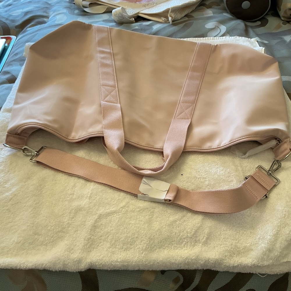 Victoria's Secret Blush Pink Travel Duffel with Embossed VS Logo - Picture 7 of 8
